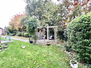 Communal Gardens- click for photo gallery